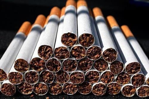 برخورد با عرضه کنندگان دخانیات قاچاق در بازار