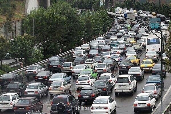 ترافیک مسیرهای غربی و شرقی به سمت مرکز شهر تهران سنگین است