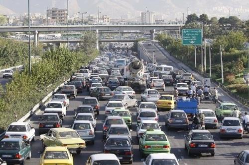 ترافیک پرحجم و سنگین در بعضی از معابر و بزرگراه های پایتخت