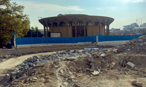 از دلخوشی ساده مردم تا نخاله های باقیمانده چه بر سر حوض تئاترشهر آمد؟